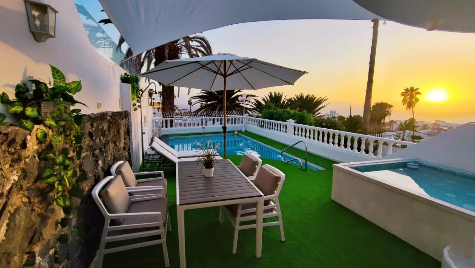 Sunset Suite - Private Pool And Jacuzzi With Oceanview Costa Adeje  Costa Adeje (Tenerife)